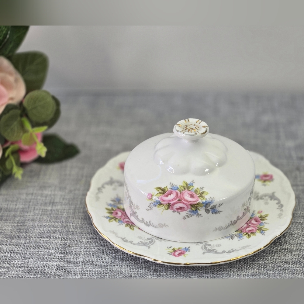 Vintage Royal Albert Tranquillity Bone China‎ Covered Round Butter Dish England